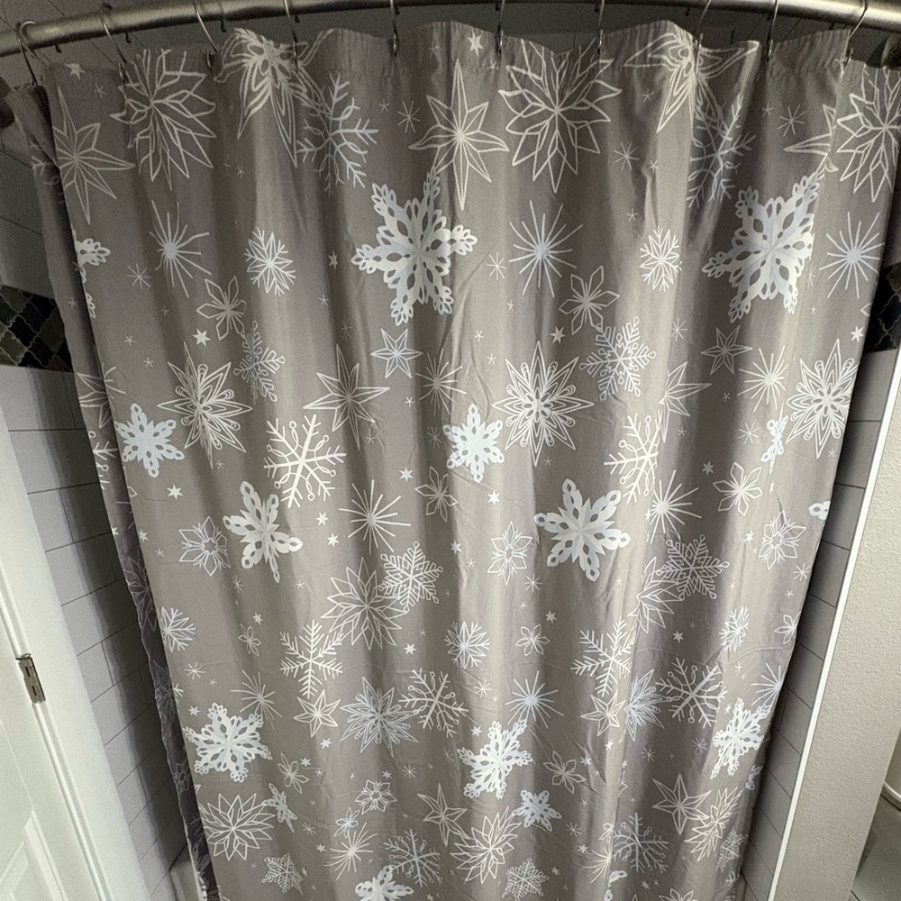 St. Nicholas square grey with white/blue snowflake shower curtain